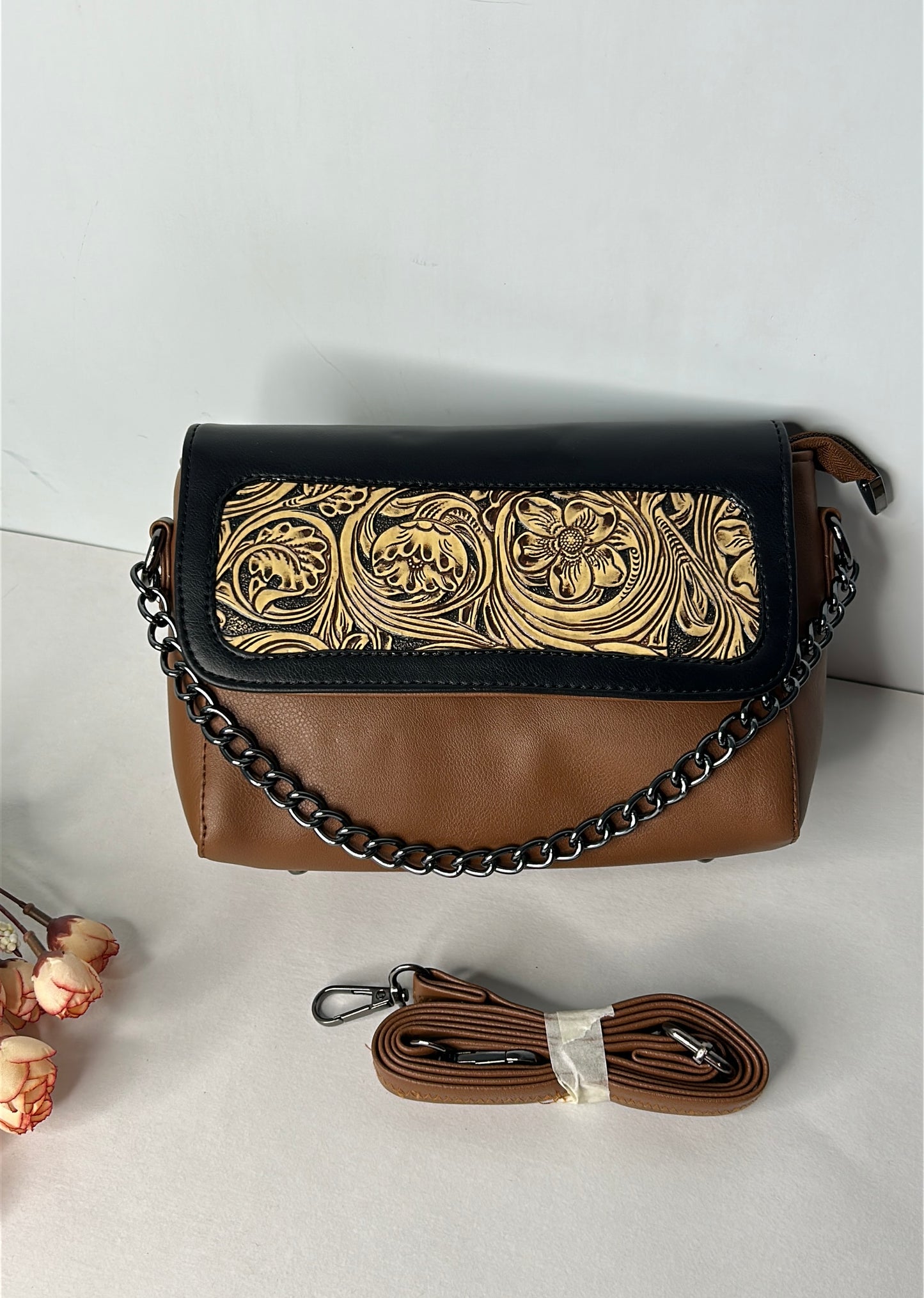 Aira Sling Bag