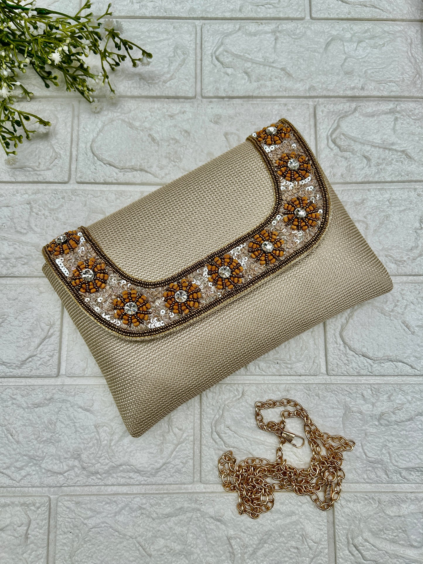 Shine & Chic 10