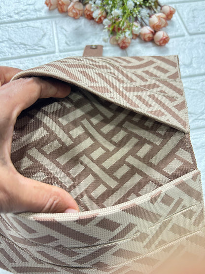 Knit wallet