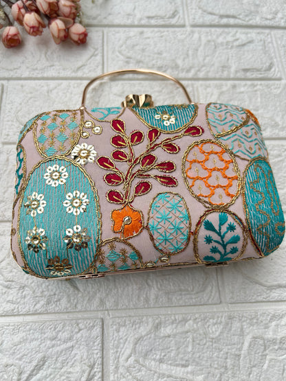 Chic Clutch