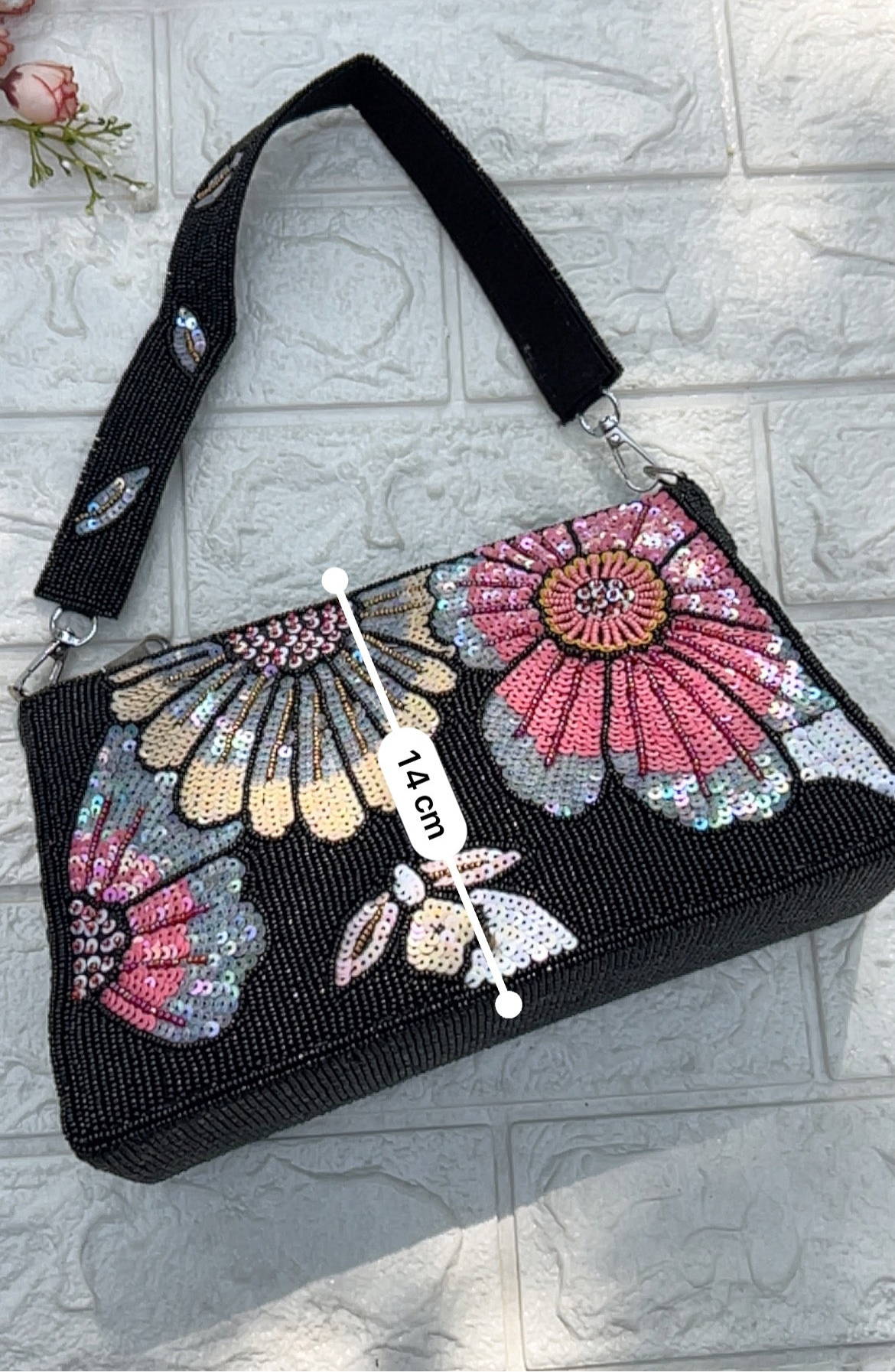 Moti Mehfil bag!