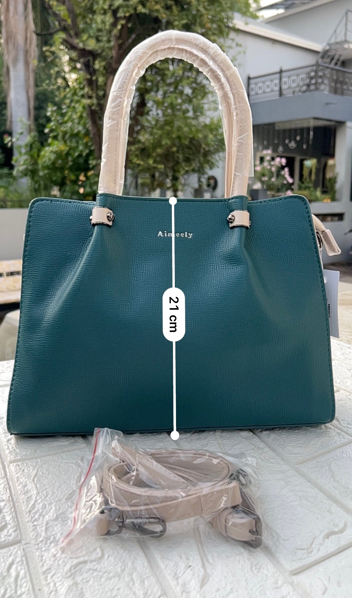 Elora Luxe