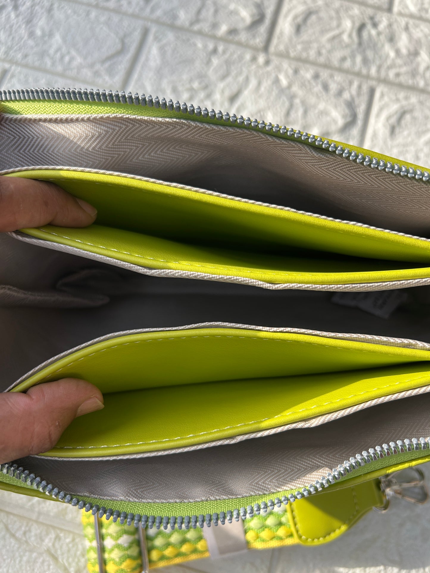 Belleza Sling Bag