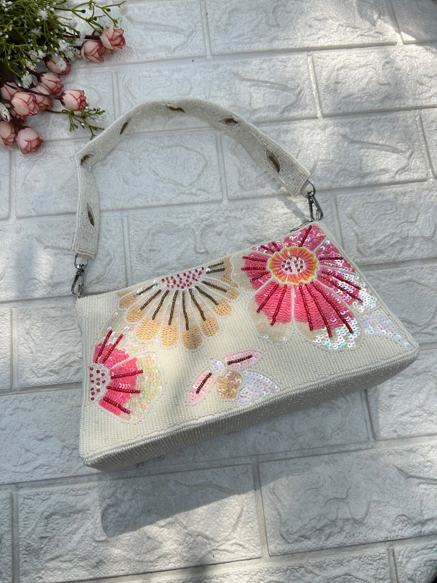 Moti Mehfil bag!