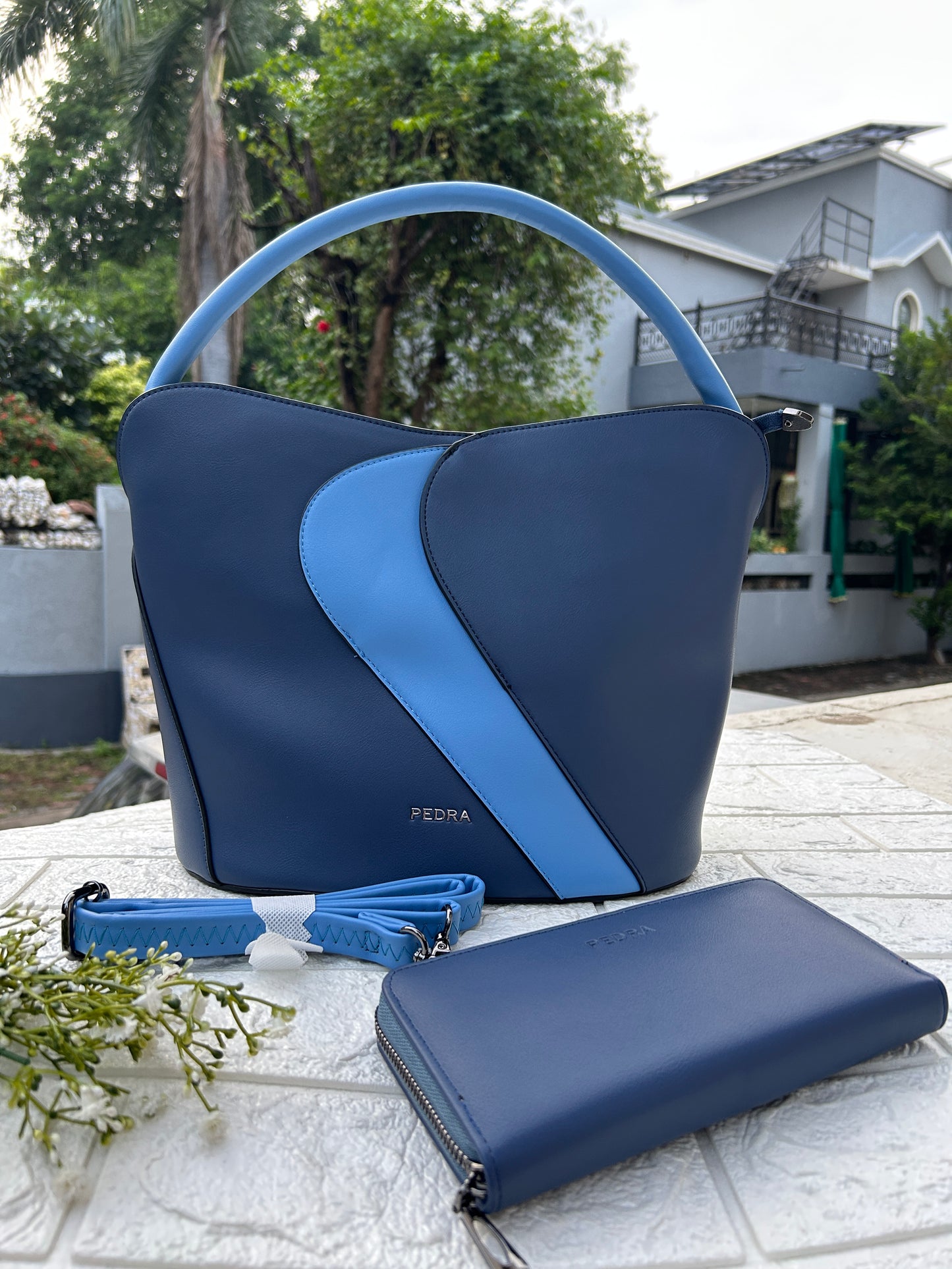 Pedra Handbag