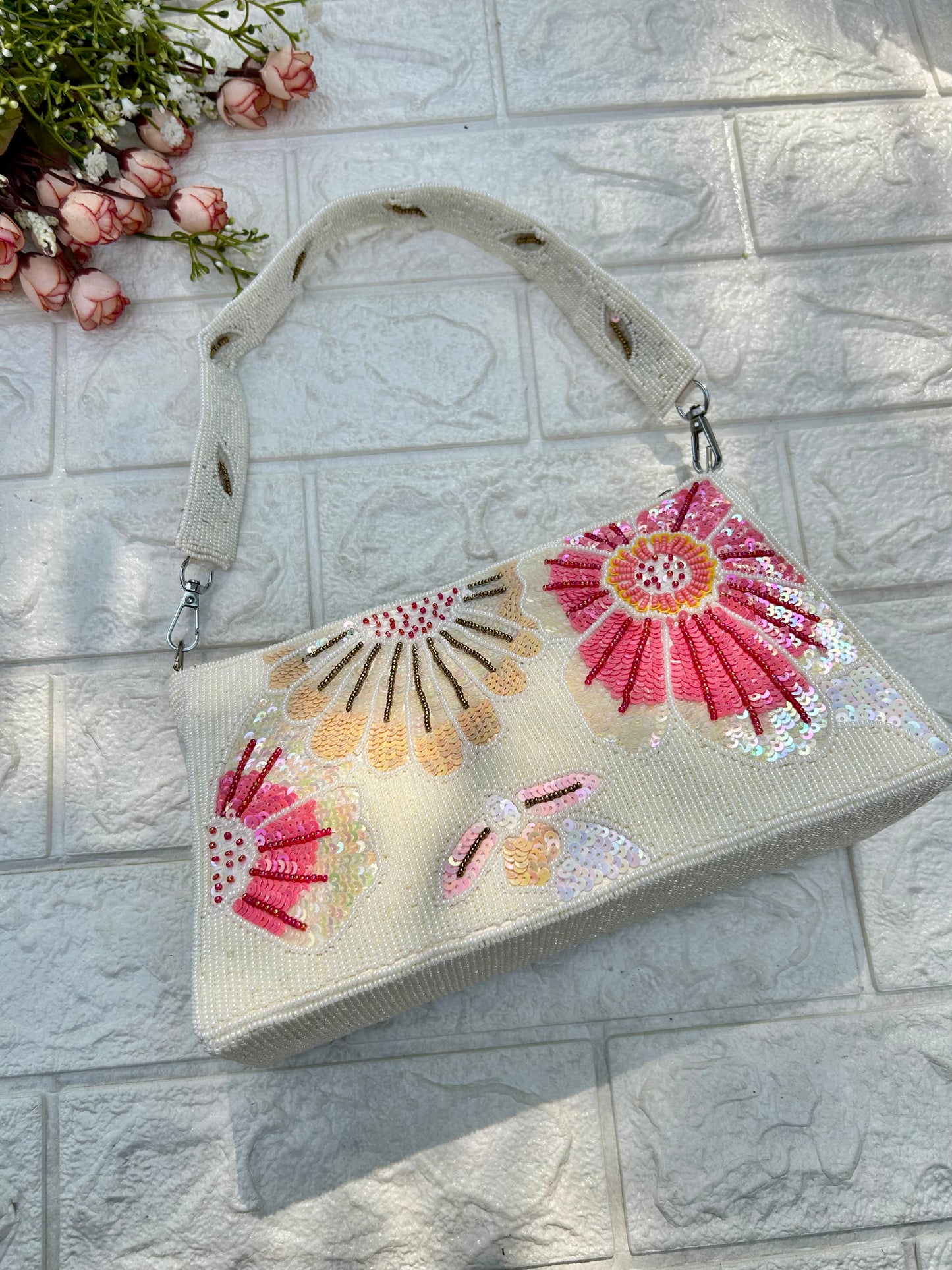Moti Mehfil bag!