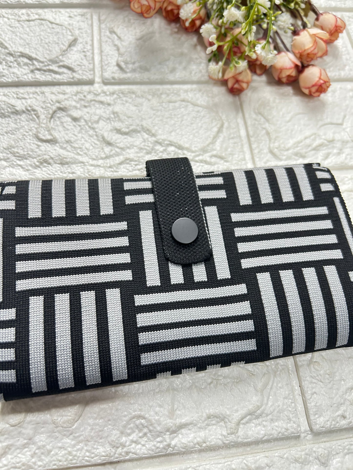 Knit wallet