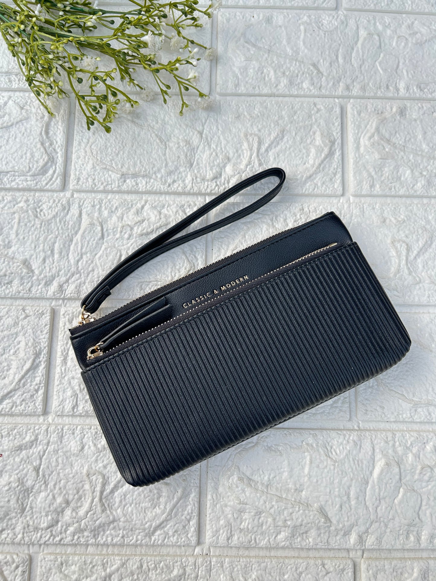 Smart Wristlet
