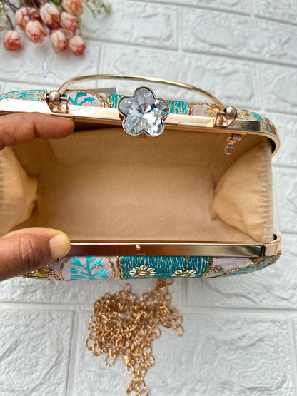 Chic Clutch