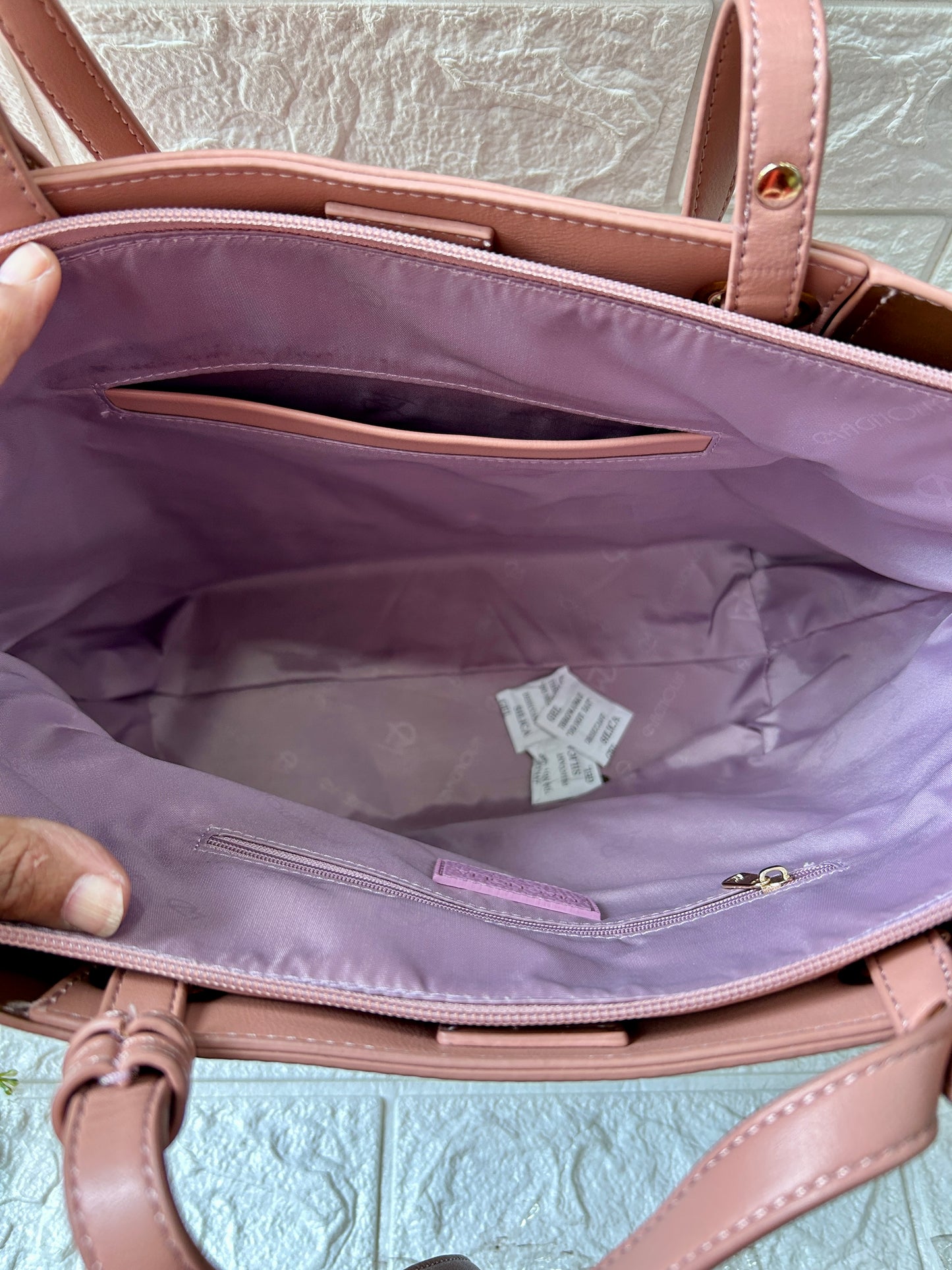 Liora Shoulder Bag