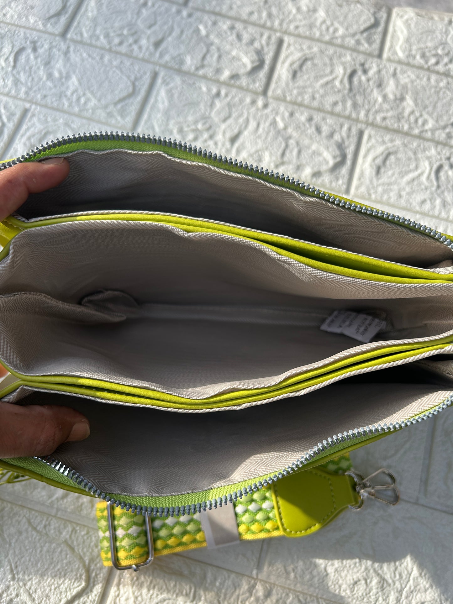 Belleza Sling Bag