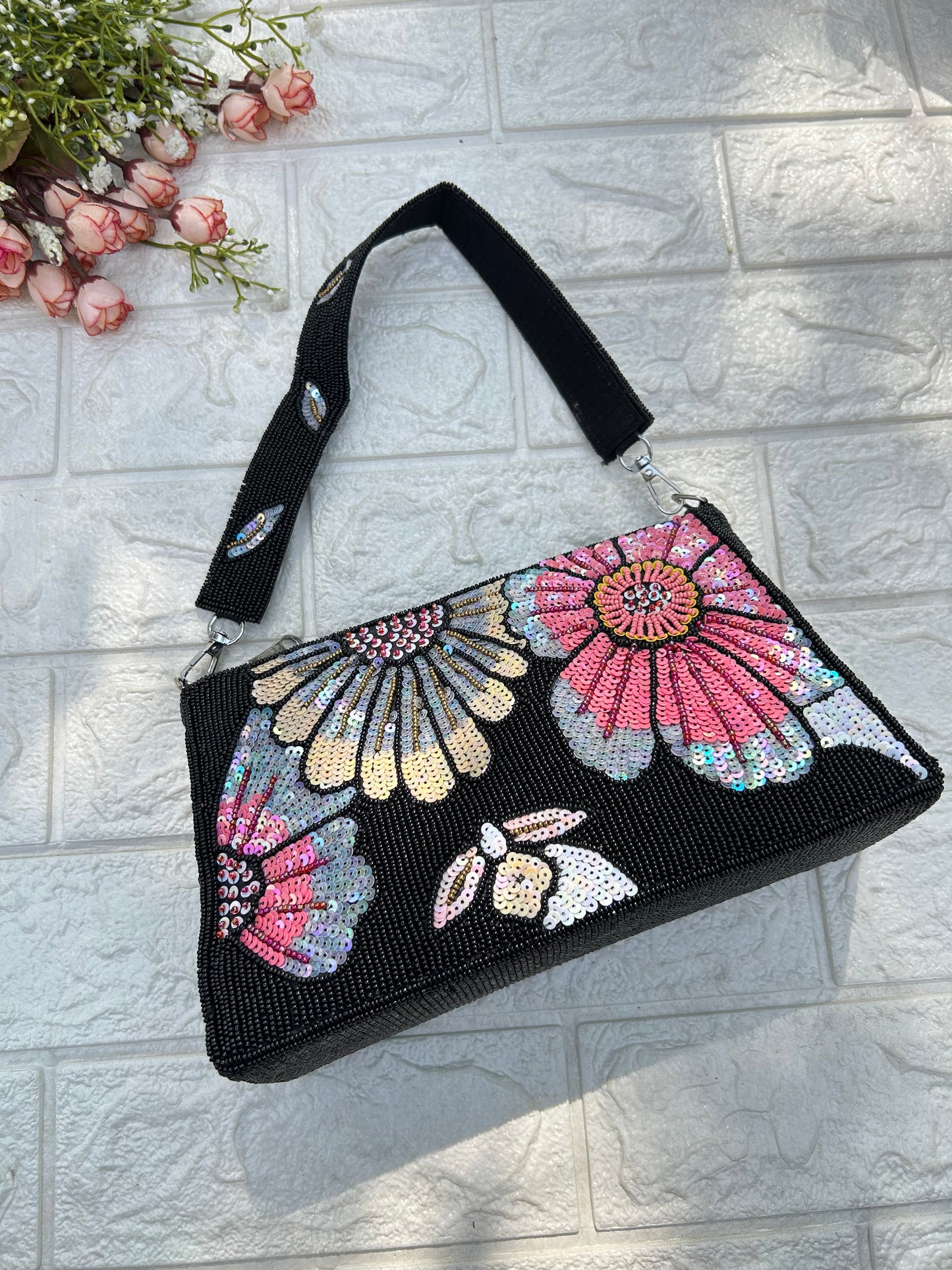 Moti Mehfil bag!