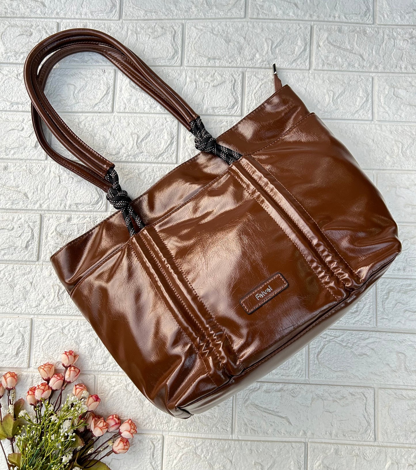 Metro Carry Shoulder Bag