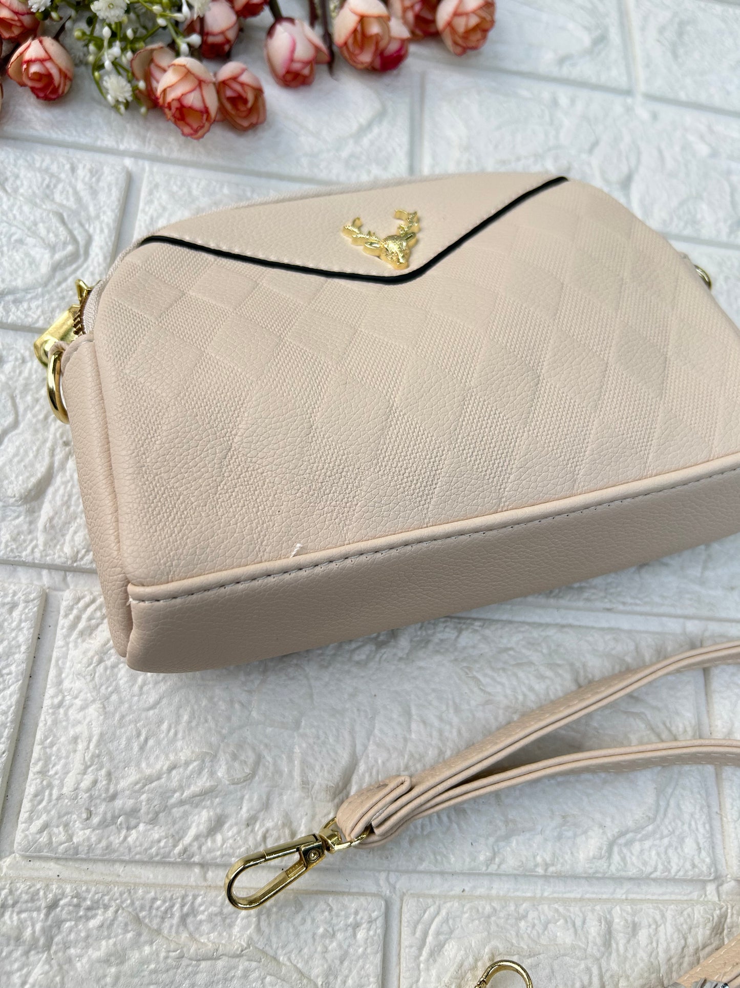 Preety Sling 1