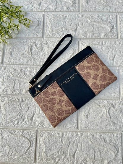 Smart wristlet