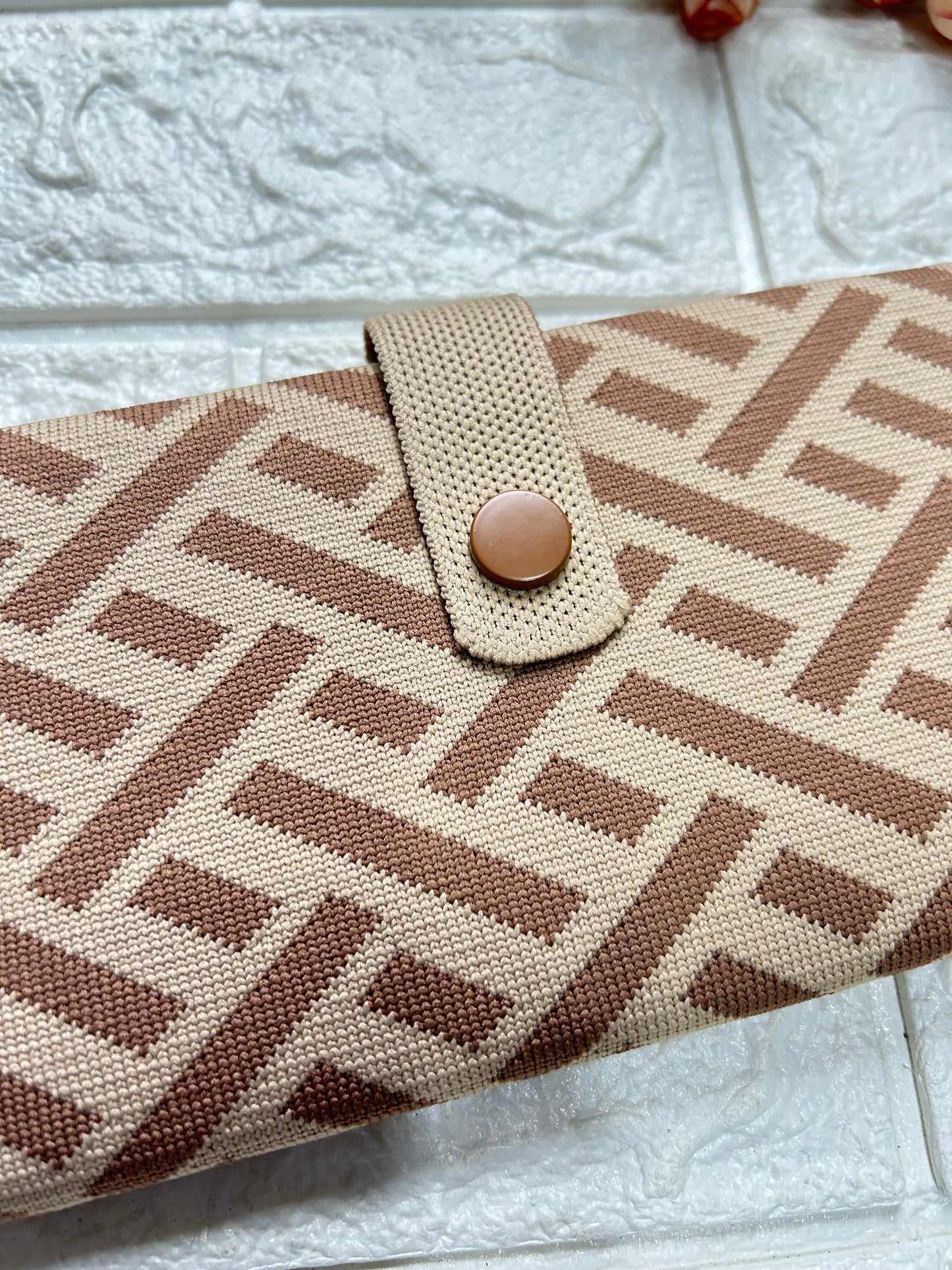 Knit wallet
