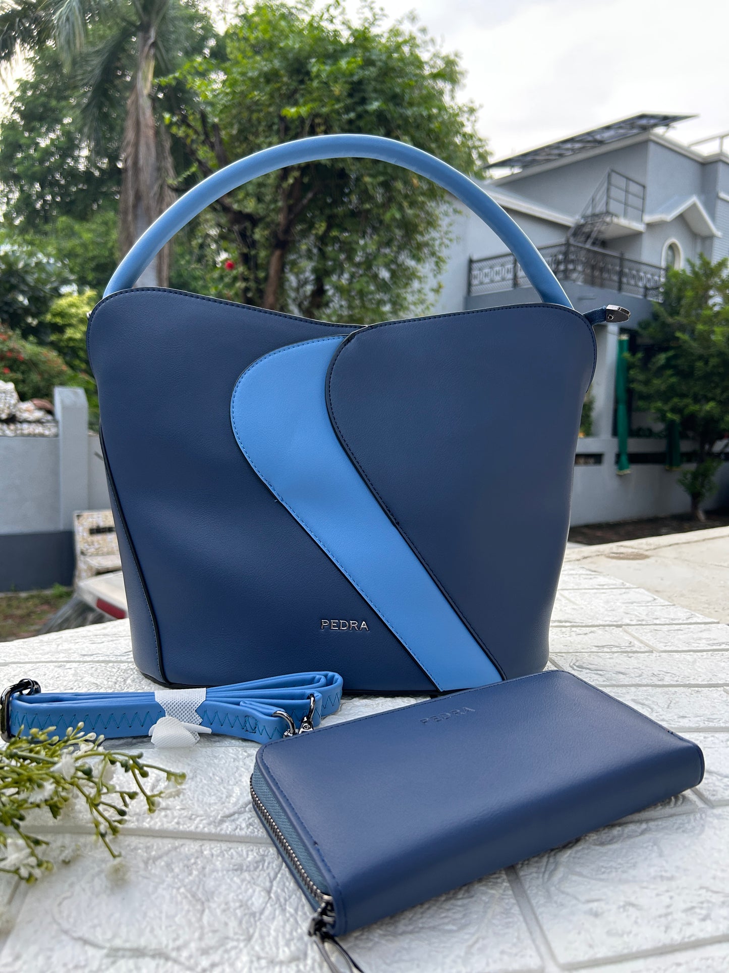 Pedra Handbag