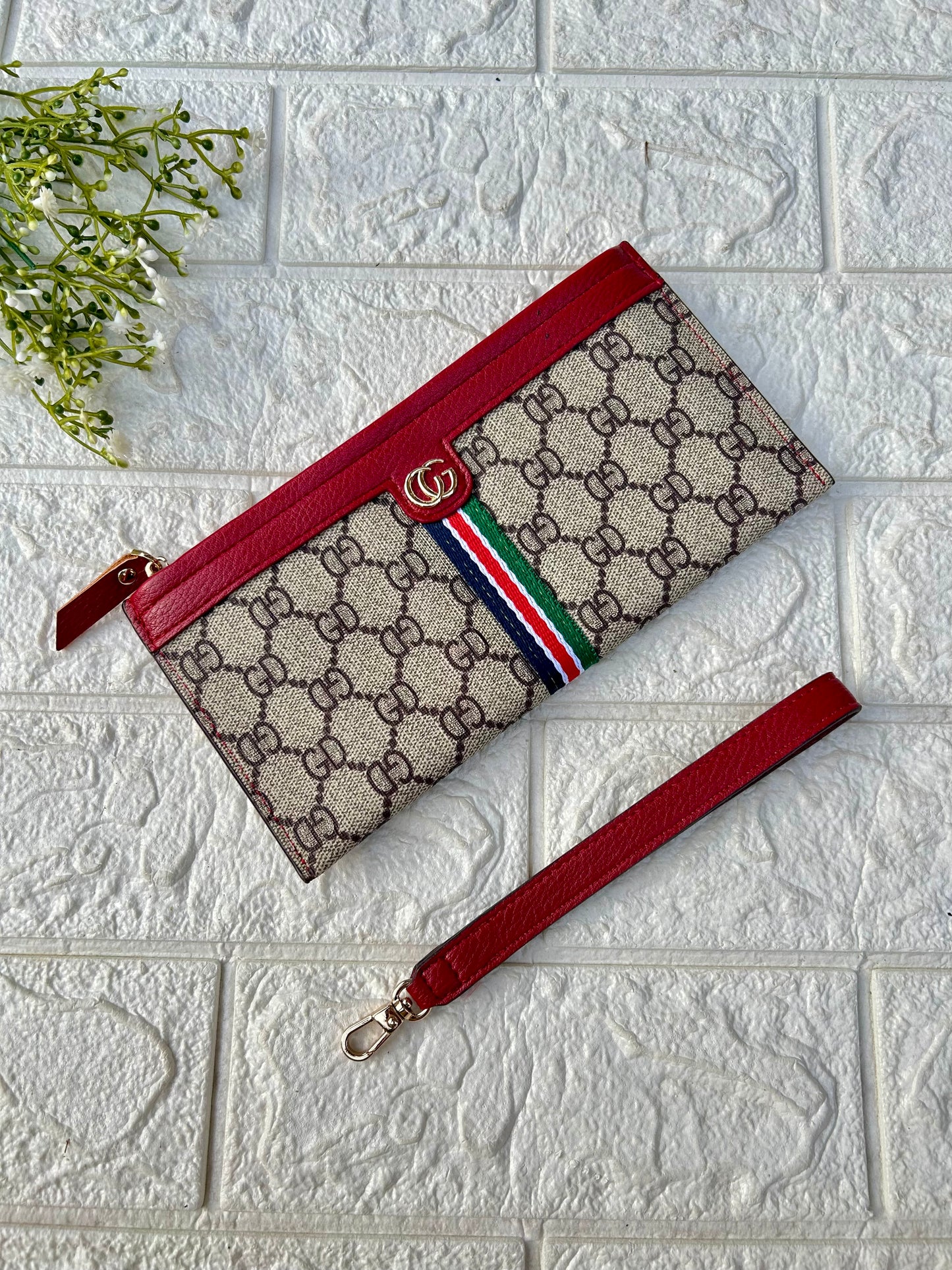 Smart wristlet-1