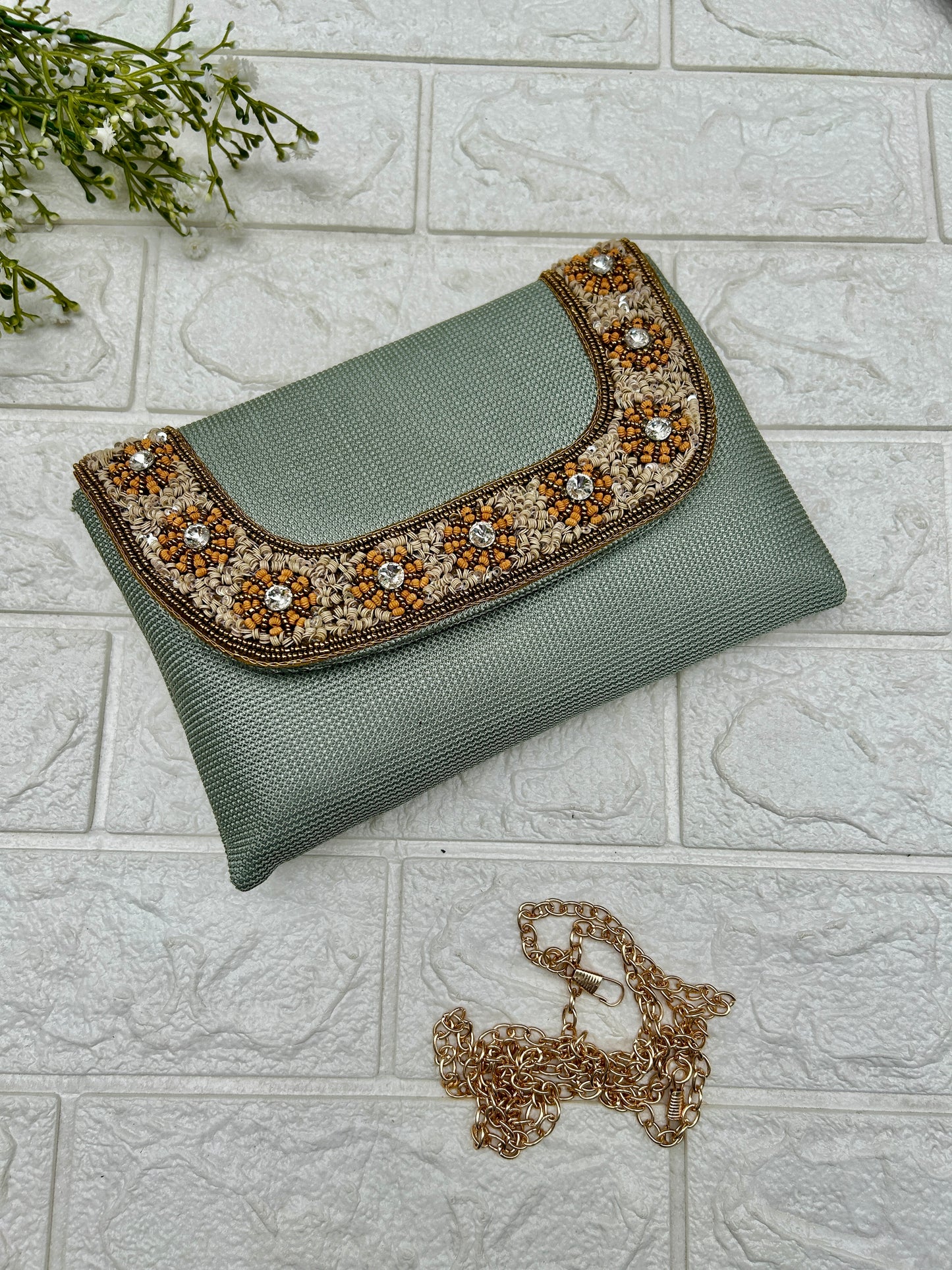 Shine & Chic 10