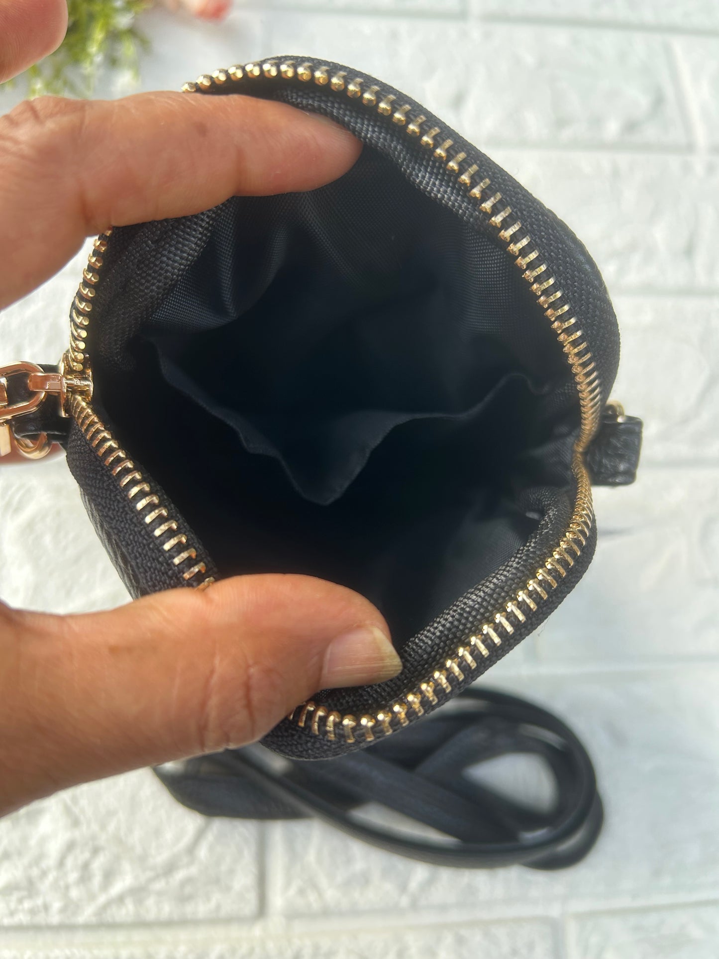 Preety Mobile Sling 3