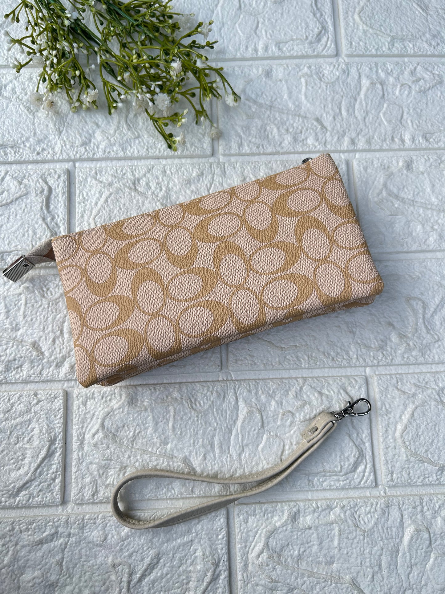 Smart Wristlet