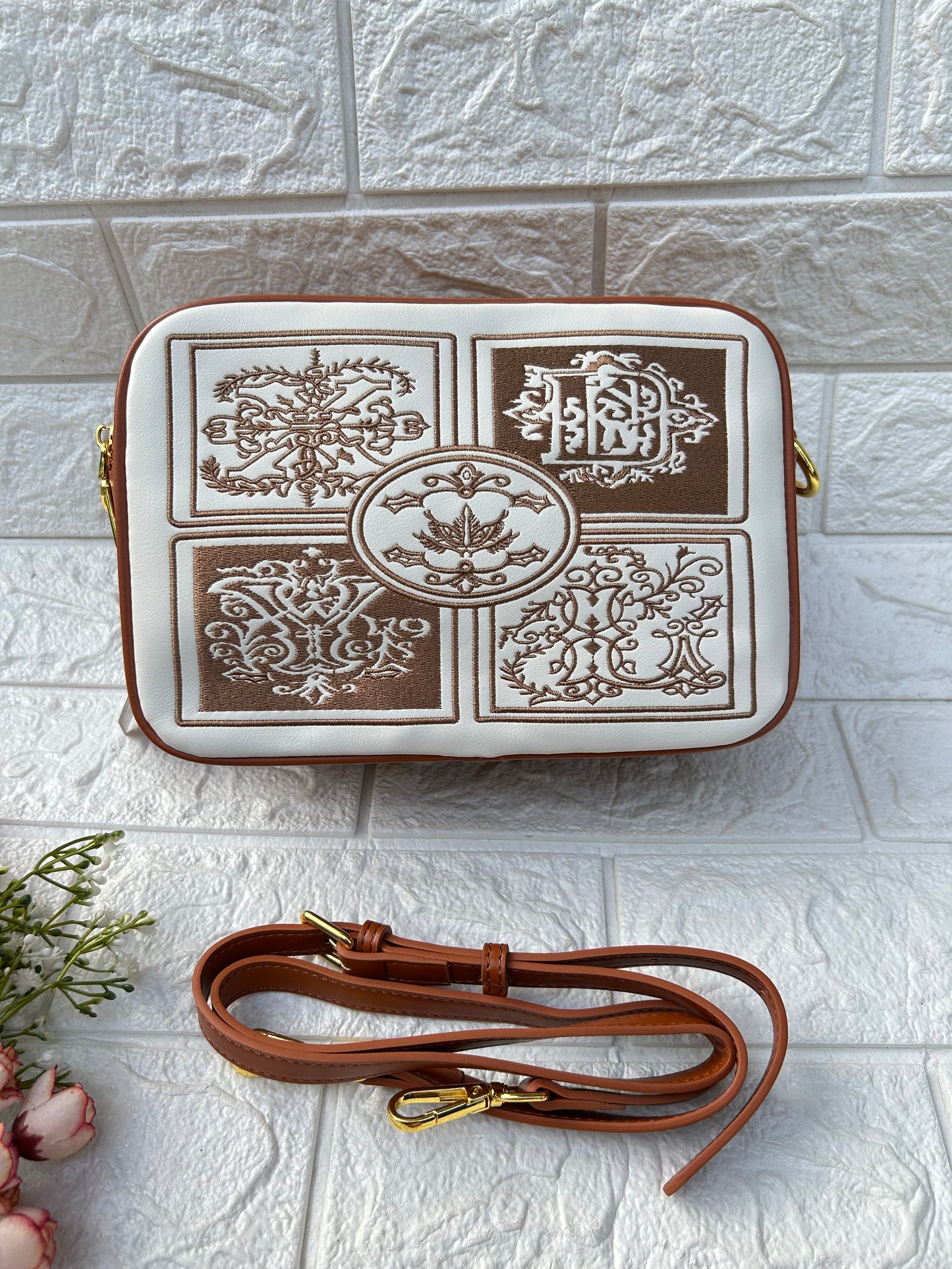 Glamora Sling