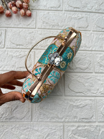 Chic Clutch