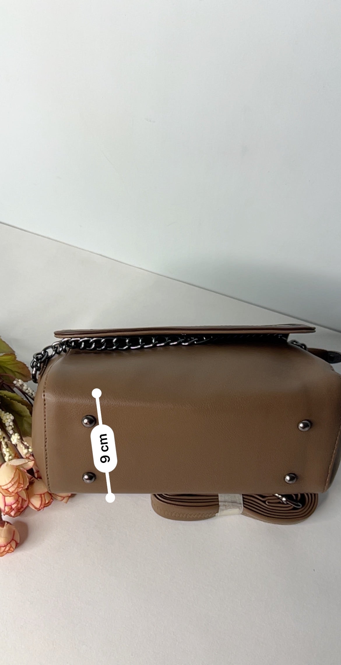 Aira Sling Bag