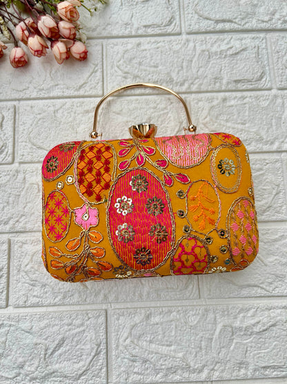 Chic Clutch