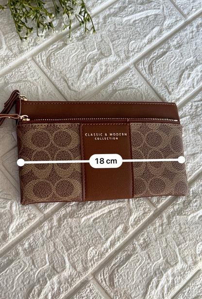 Smart wristlet