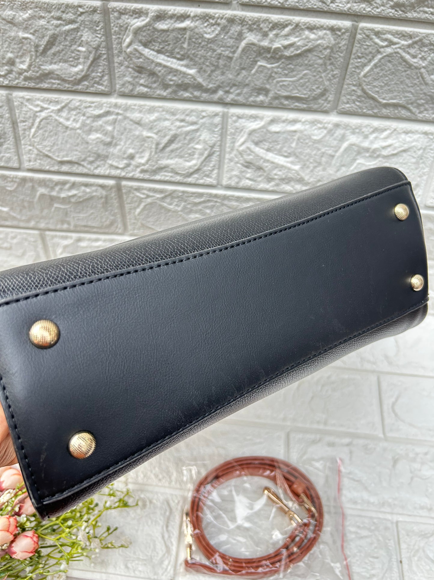 Classy Carry Handbag-1