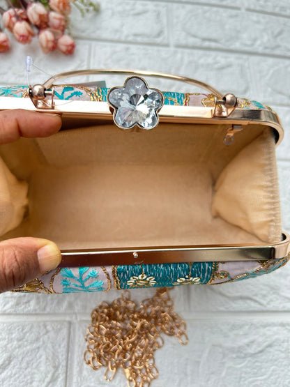 Chic Clutch