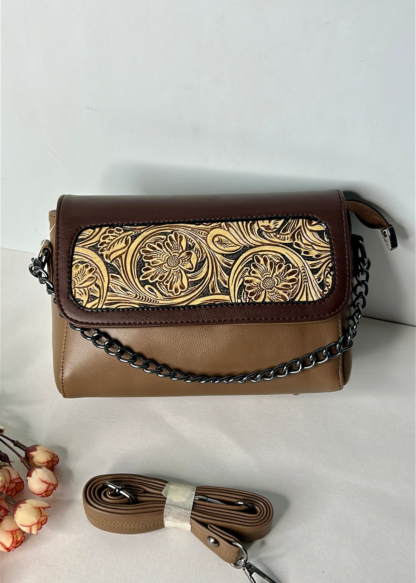Aira Sling Bag